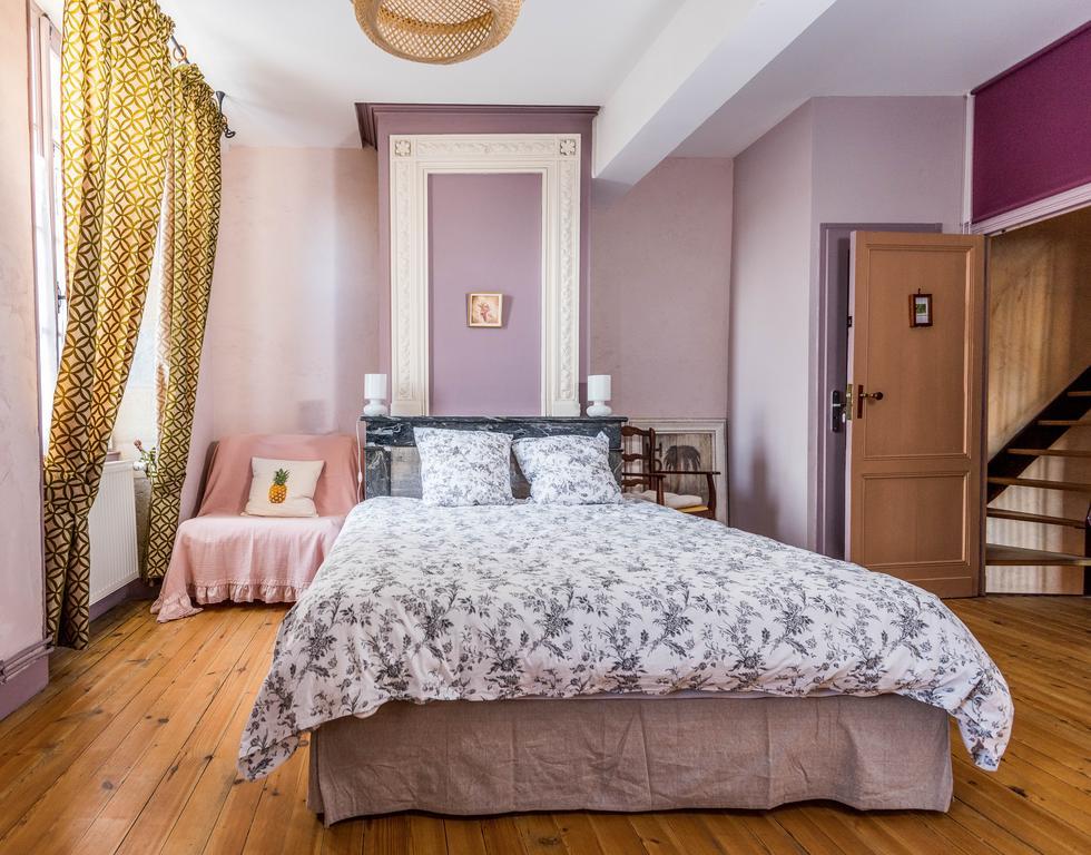 Chambres D'Hotes Le Relais Des Remparts Rions Exterior photo
